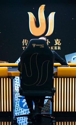 Heads-Up-Punnat-Punsri-Wayne-Heung_2022