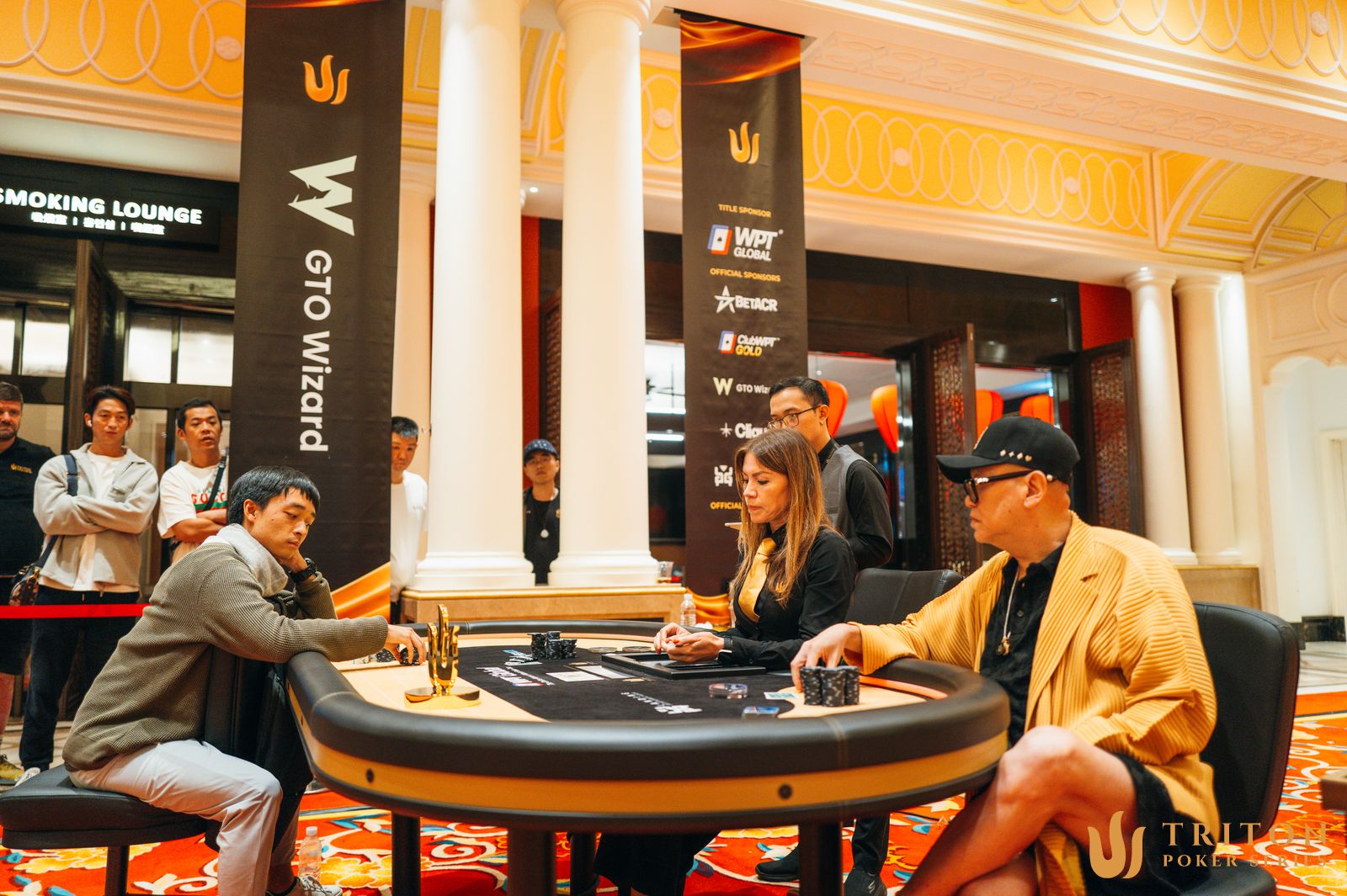 Heads up between Michael Zhang and Richard Yong